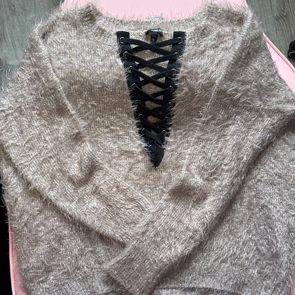 Express Fuzzy Beige V-Neck Sweater with Black Lace-Up